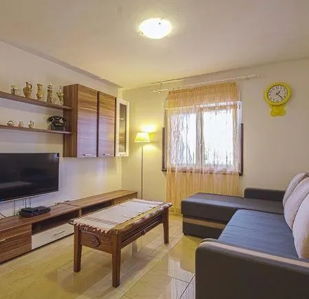 House Oscar * Valtura